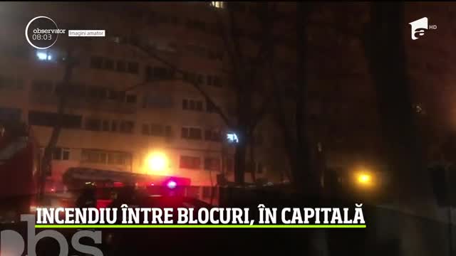 O casă aflată &icirc;ntre blocuri, &icirc;n zona Iancului din Capitală, a luat foc
