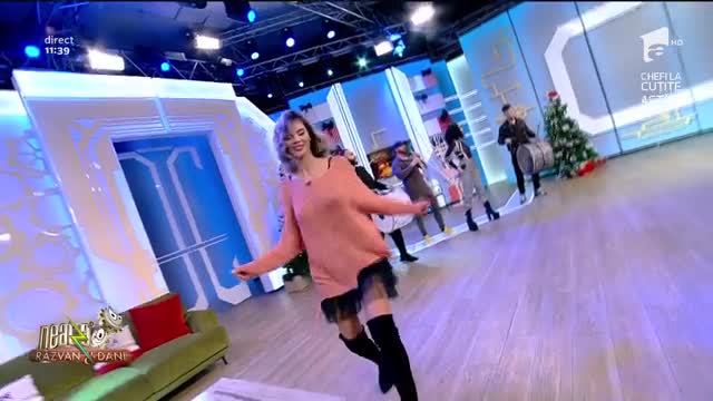 Neatza cu Răzvan şi Dani. Gipsy Casual şi Antonio c&acirc;ntă piesa: So Keres