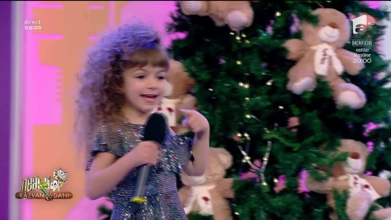 Neatza cu Răzvan și Dani. Sofia Bălănescu c&acirc;ntă colindul "De Crăciun"