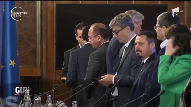 Guvernul a decis: ori pensie, ori salariu