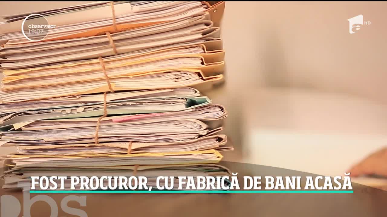 Lovitură ca-n filme dată de un fost magistrat. După ce a păcălit cu aproape două milioane de euro mai mulţi oameni, a fugit de poliţie dintr-un oraş &icirc;n altul, luni de zile