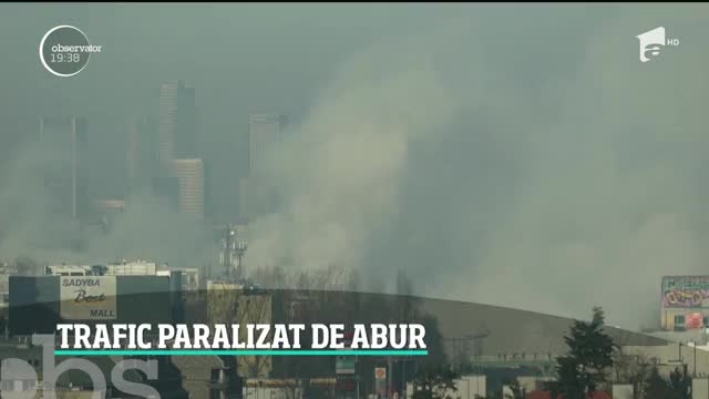 Nu doar &icirc;n Rom&acirc;nia se sparg ţevile de apă caldă. &Icirc;n Varşovia, o avarie la o conductă a provocat haos &icirc;n trafic