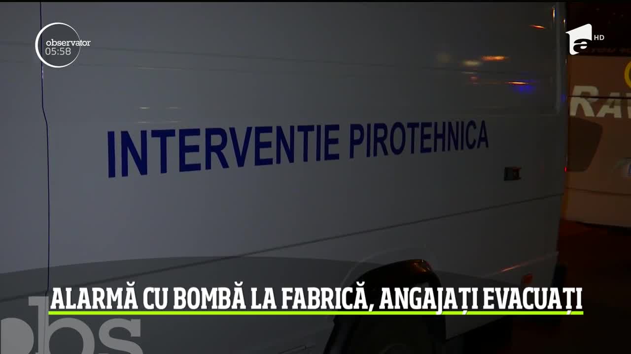 S-a dat alarma la o fabrică din Timişoara. Sute de angajaţi au fost evacuaţi de urgenţă. Un bărbat a sunat şi a anunţat că acolo sunt trei bombe