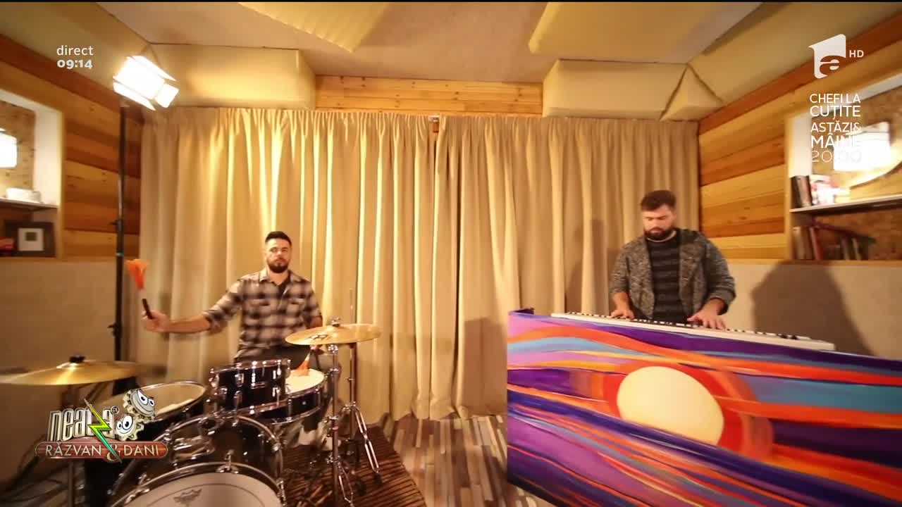 Neatza cu Răzvan și Dani. Supermarket c&acirc;ntă melodia Moșul cel mai bun