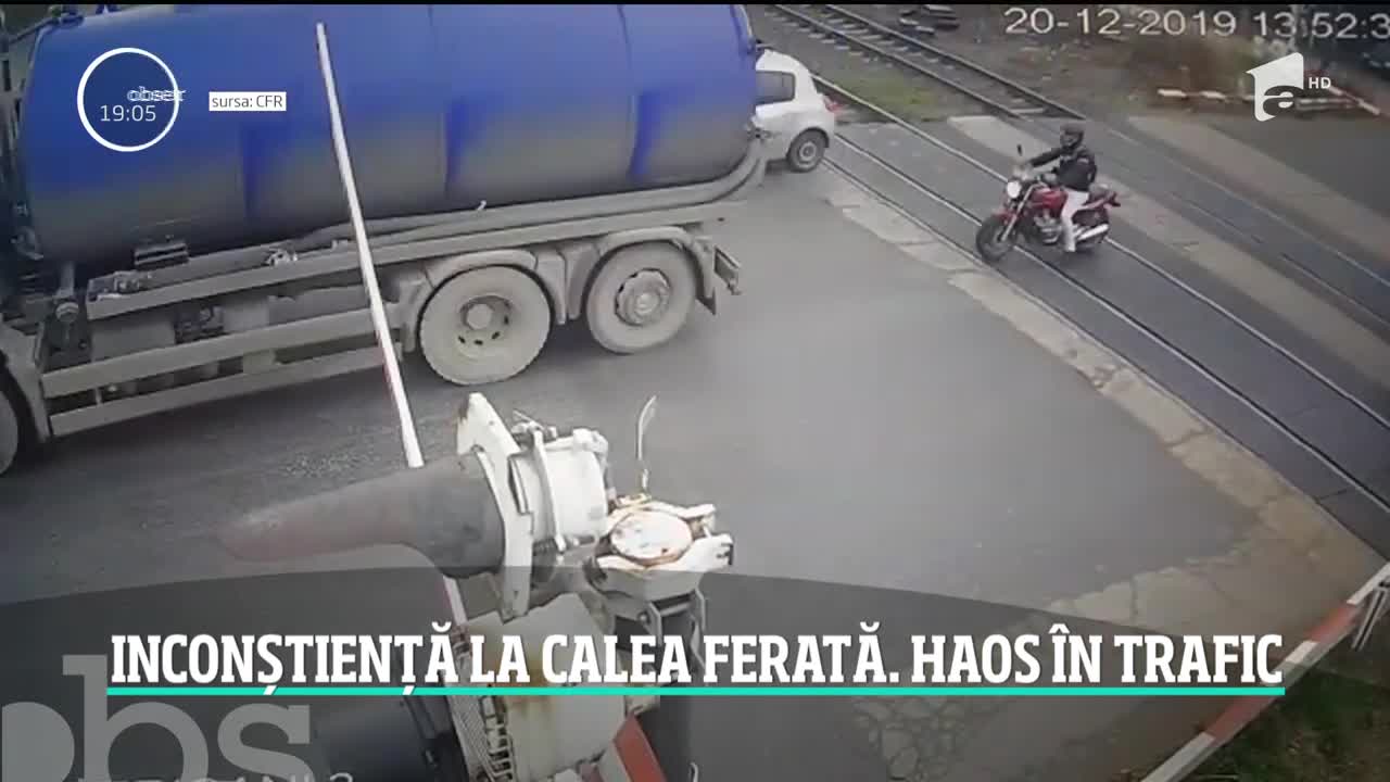 Haosul a cuprins nordul Capitalei, după ce un şofer a forţat şi a rupt o barieră, la o trecere de cale ferată