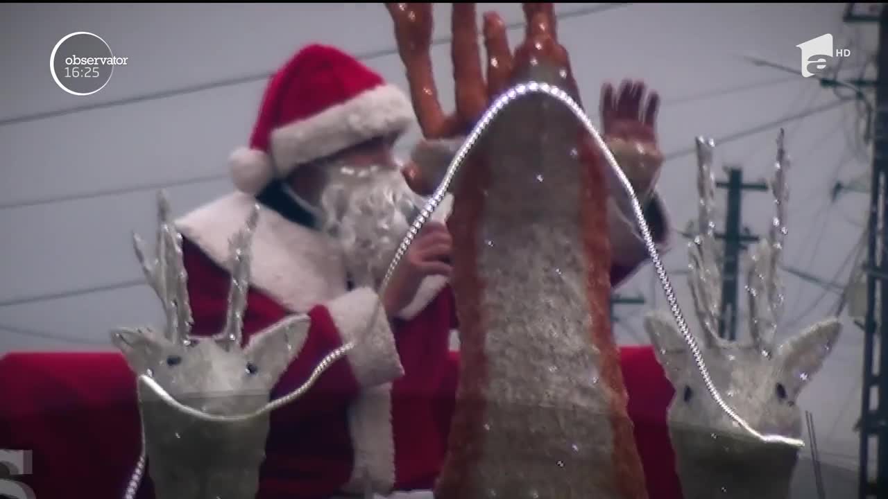 Moş Crăciun, plin de daruri și colinde. Ce s-a &icirc;nt&acirc;mplat &icirc;ntr-o comună din Bistriţa-Năsăud