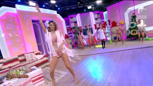 Neatza cu Răzvan și Dani. Roxana Nemeș c&acirc;ntă melodia Bine cu tine