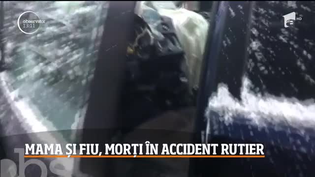 Mamă și fiu, morți &icirc;n accident rutier. Șofer ucigaș a efectuat o depăşire riscantă şi s-au izbit frontal