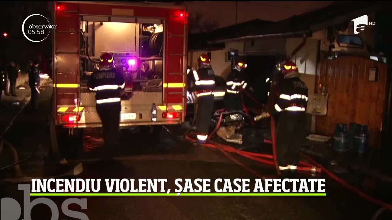 Incendiu violent &icirc;n cartierul Pantelimon din Capitală! Şase case s-au făcut scrum, iar o femeie de 60 de ani a fost grav rănită