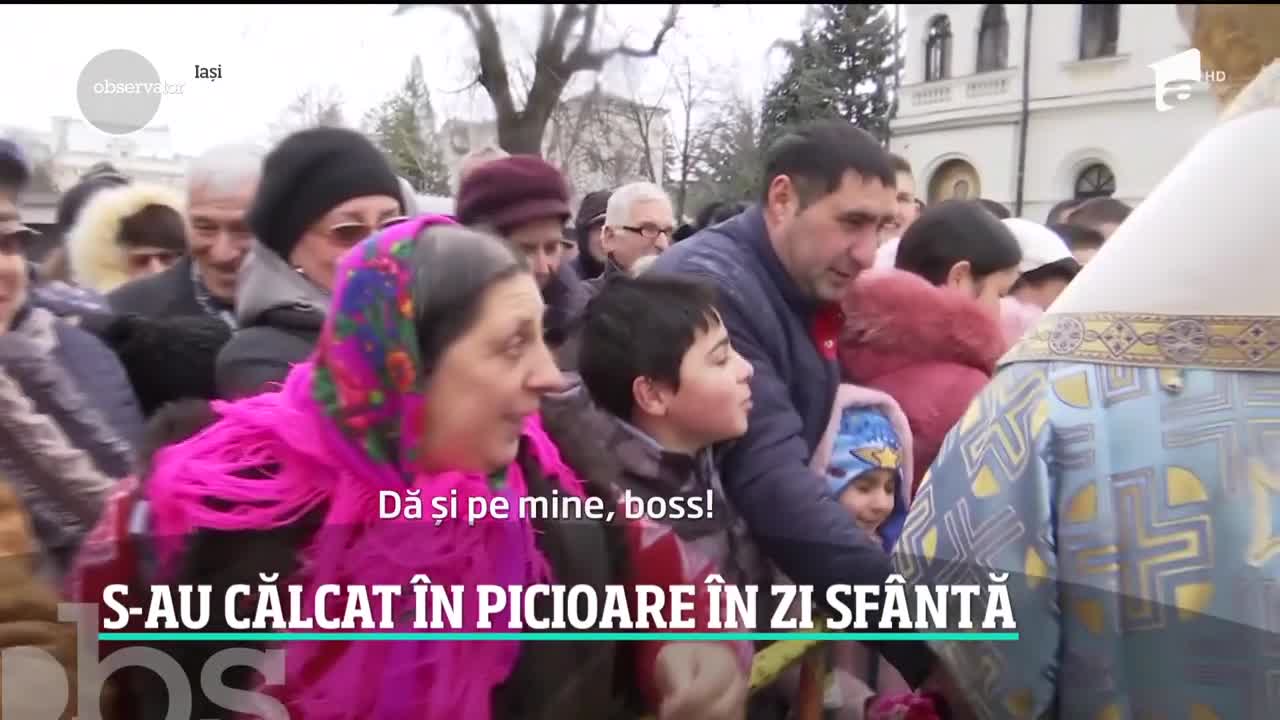 Sute de credincioși s-au călcat &icirc;n picioare &icirc;n ziua de Bobotează pentru o sticlă de agheasmă
