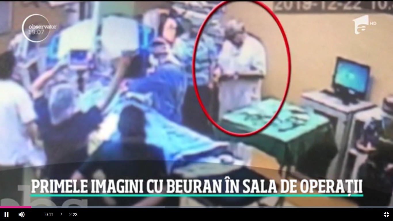 Primele imagini din timpul intervenţiei &icirc;n care pacienta de 66 de ani a luat foc la spitalul Floreasca