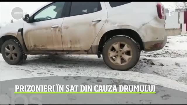 Un drum din județul Iași pune &icirc;n pericol viețile localnicilor. Craterele din șosea fac praf toate maşinile