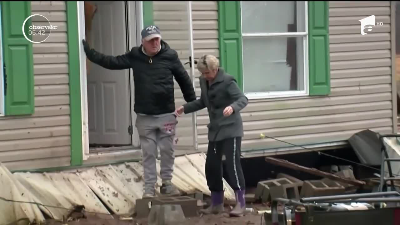 Furtuna și poleiul fac victime &icirc;n Statele Unite. Cel puţin 11 oameni au murit