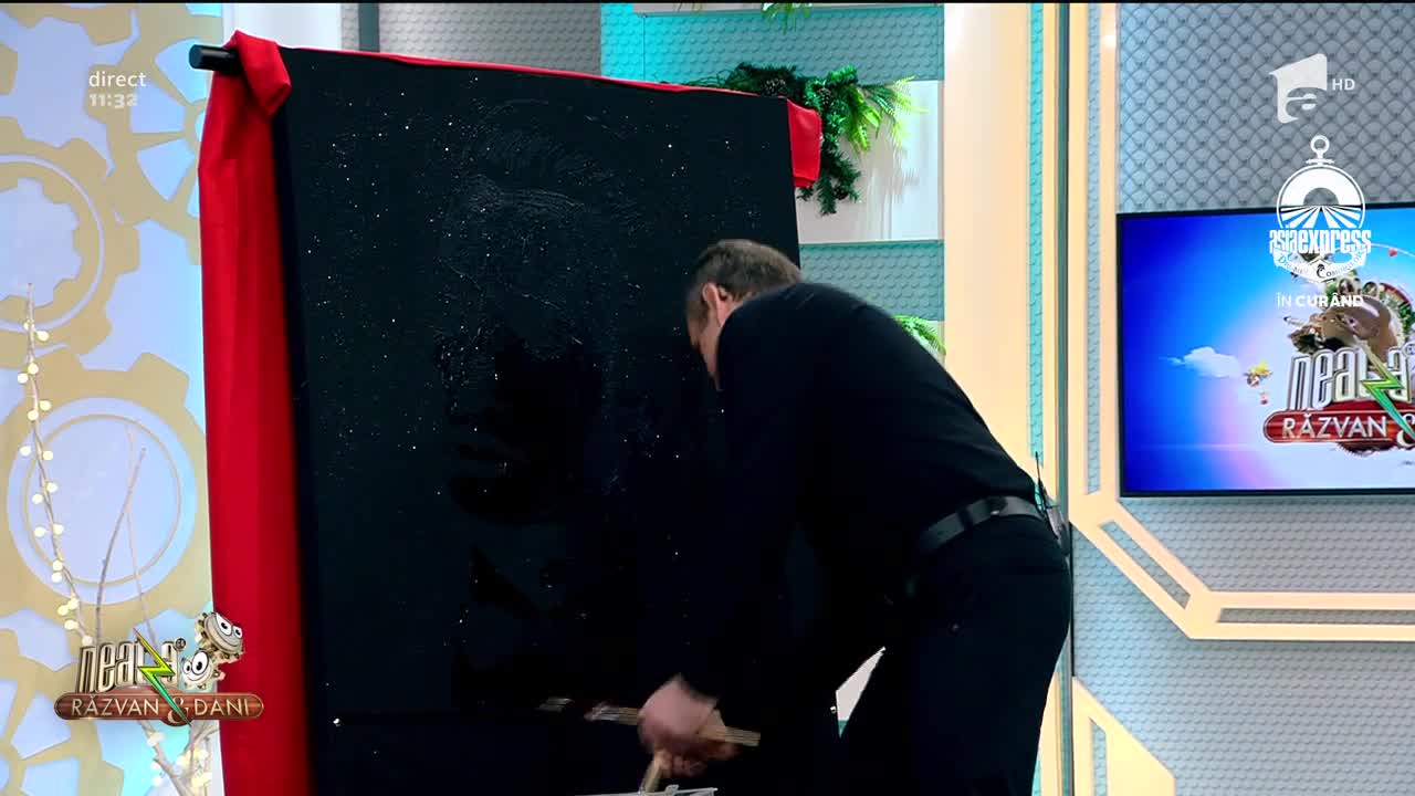 Neatza cu Răzvan și Dani. Bogdan Olteanu, artistul care realizează picturi glitter cu cele mai mari vedete: Talentul &icirc;mi hrănește imaginația, curiozitatea și setea de cunoaștere