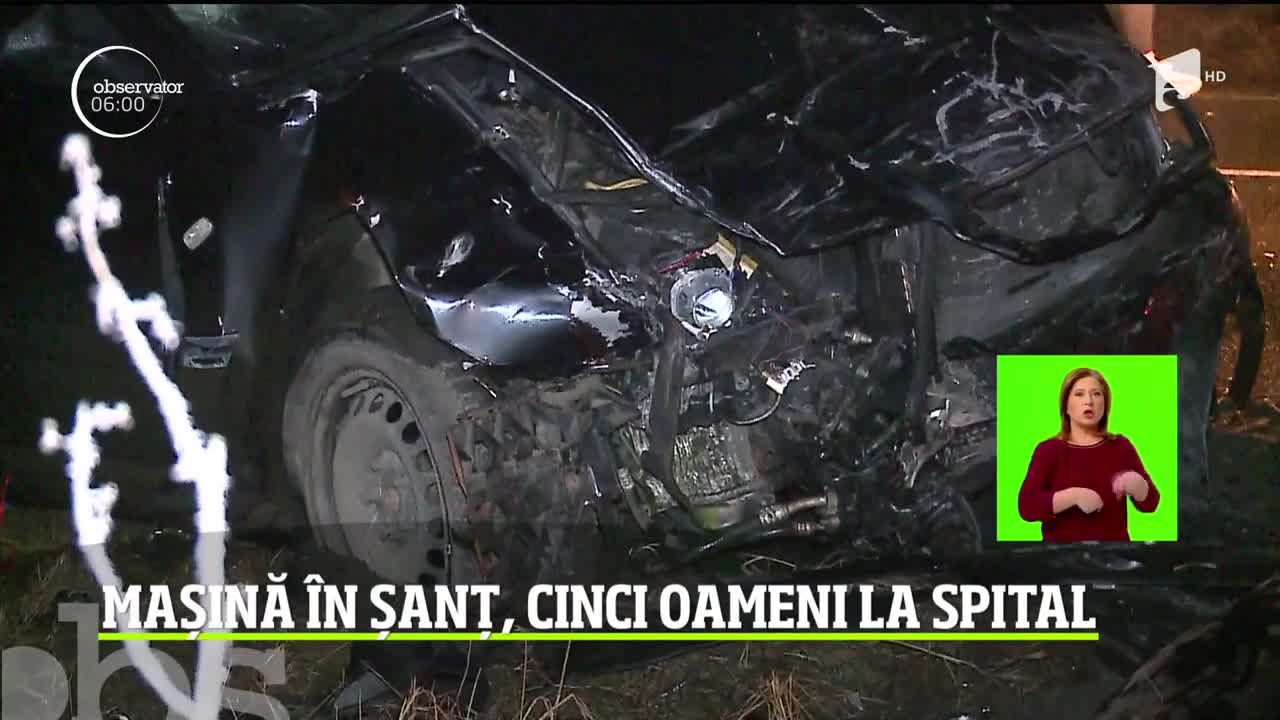 Accident grav &icirc;n T&acirc;rgu Mureş. Cinci oameni au ajuns la spital după ce un t&acirc;năr a intrat cu mașina pe contrasens şi s-a izbit de un alt autoturism