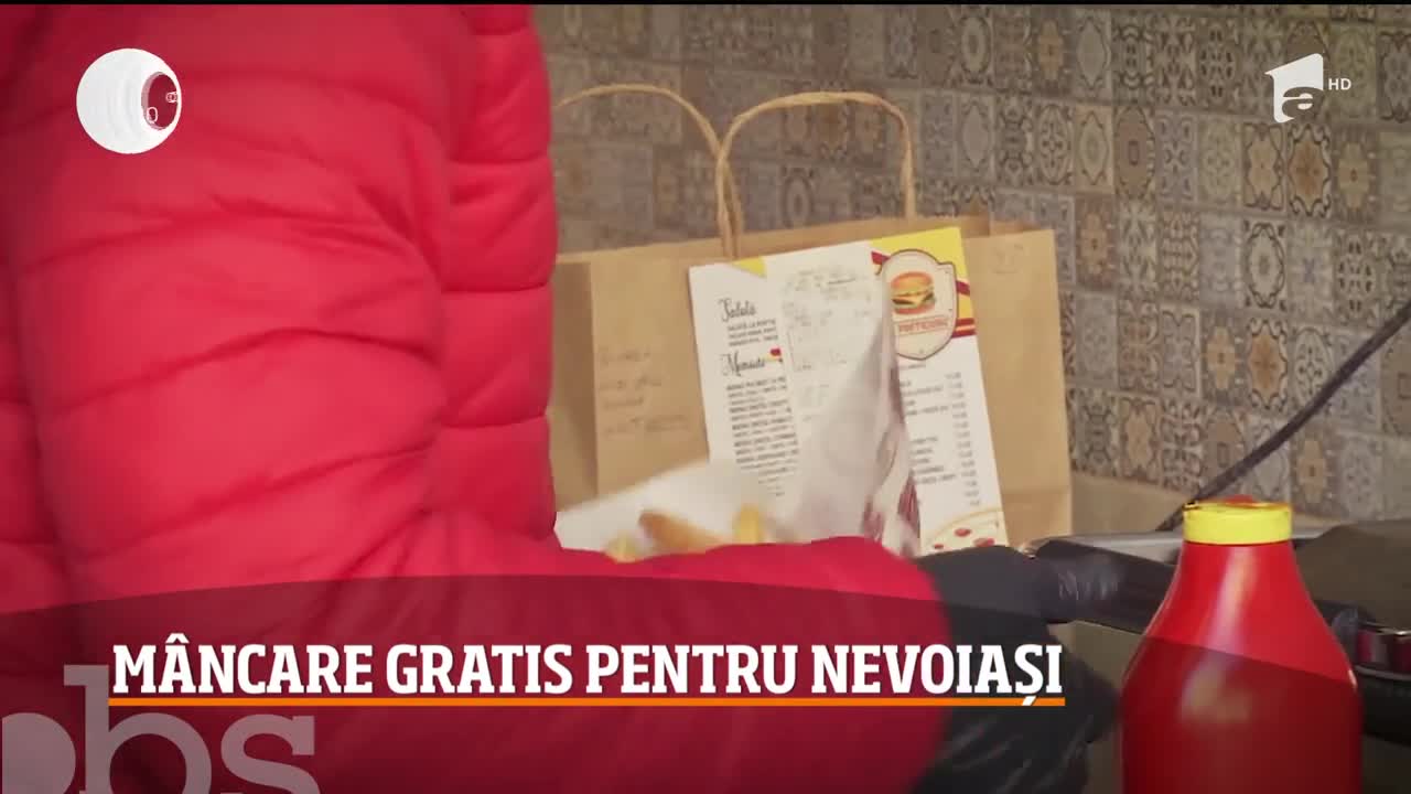 Doi tineri din T&acirc;rgu Jiu oferă m&acirc;ncare gratis pentru nevoiași