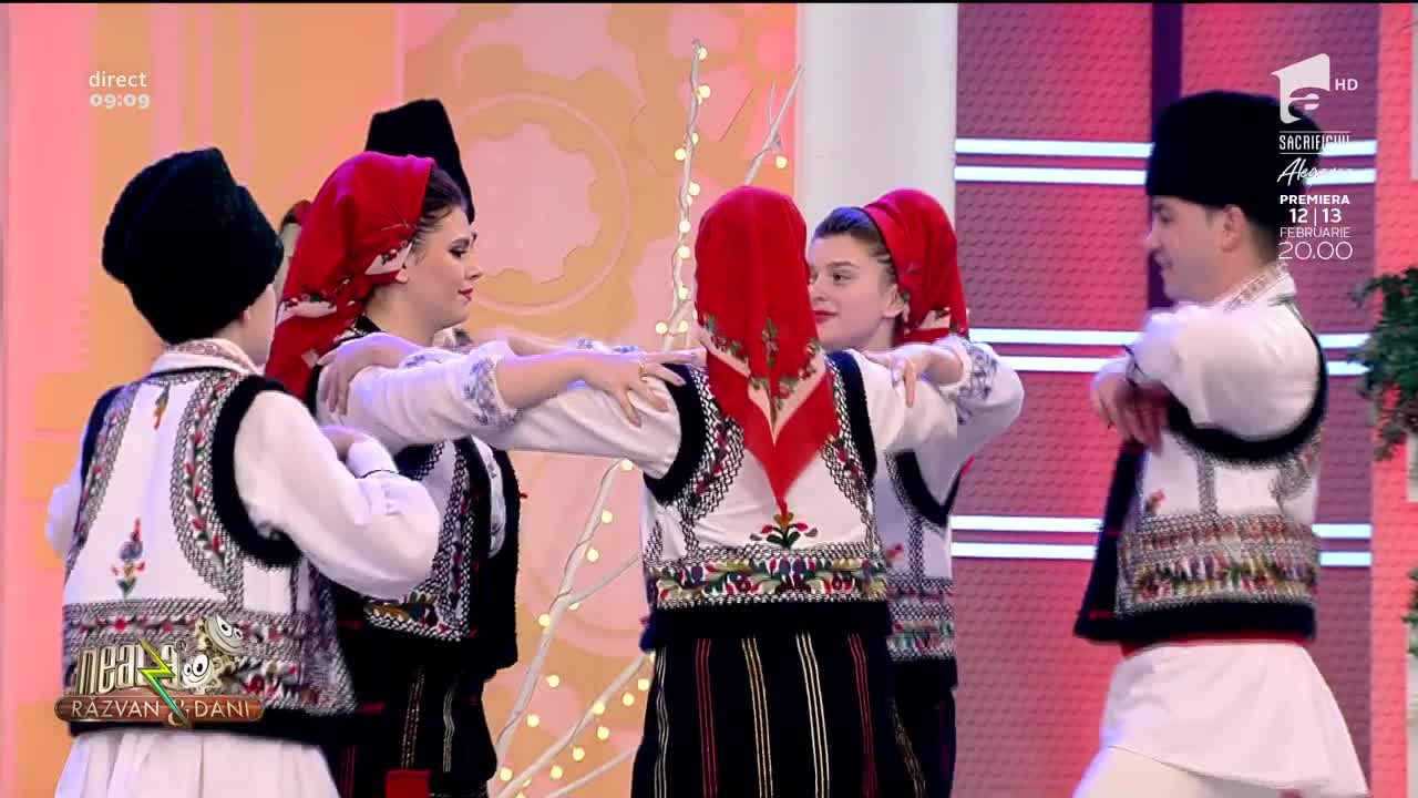 Ansamblul Artistic "Doina Ilfovului" al Centrului Cultural Buftea, super dans rom&acirc;nesc, la Neatza cu Răzvan și Dani!