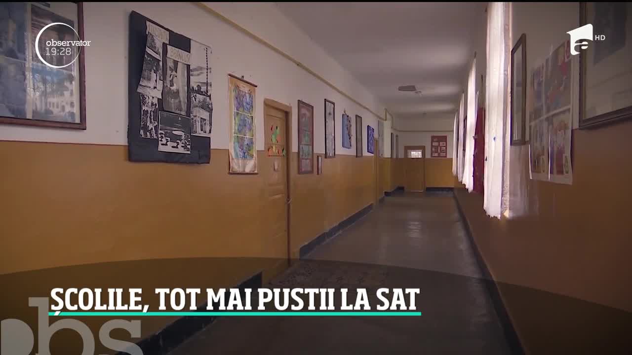 Școlile, tot mai pustii la sat