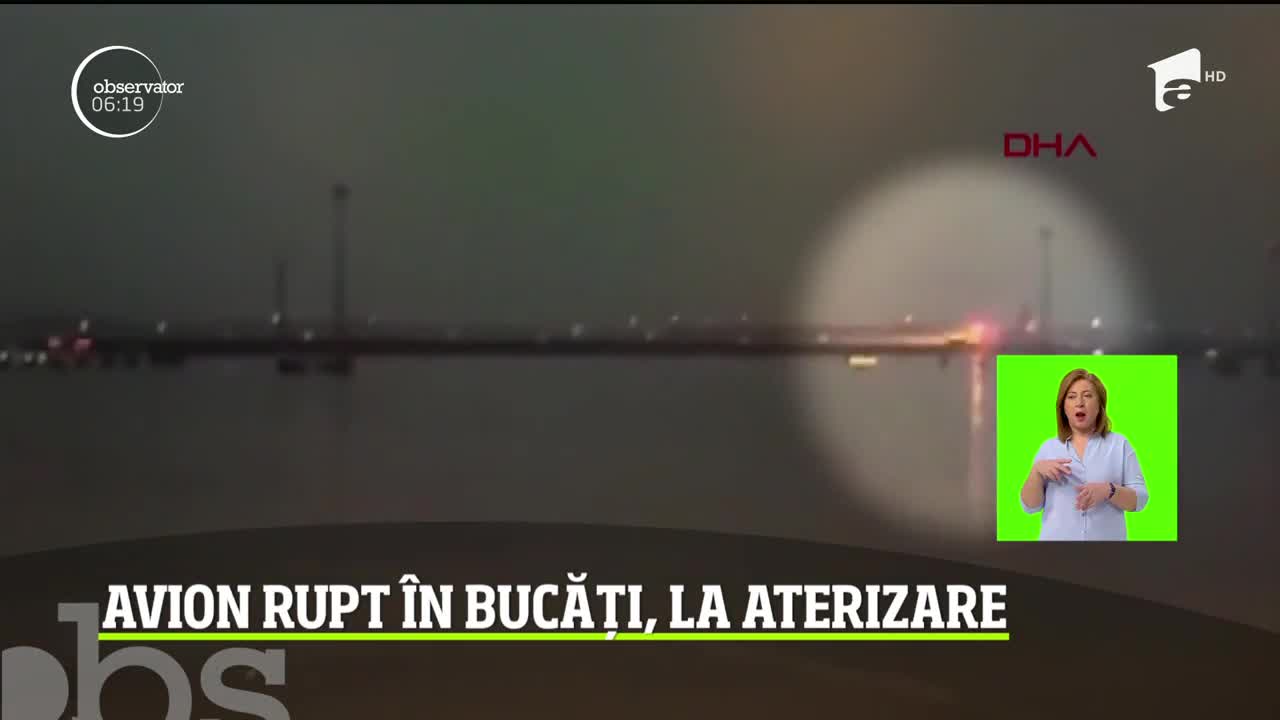 Avion rupt &icirc;n bucăți, la aterizare. Cel puţin trei oameni și-au pierdut viața