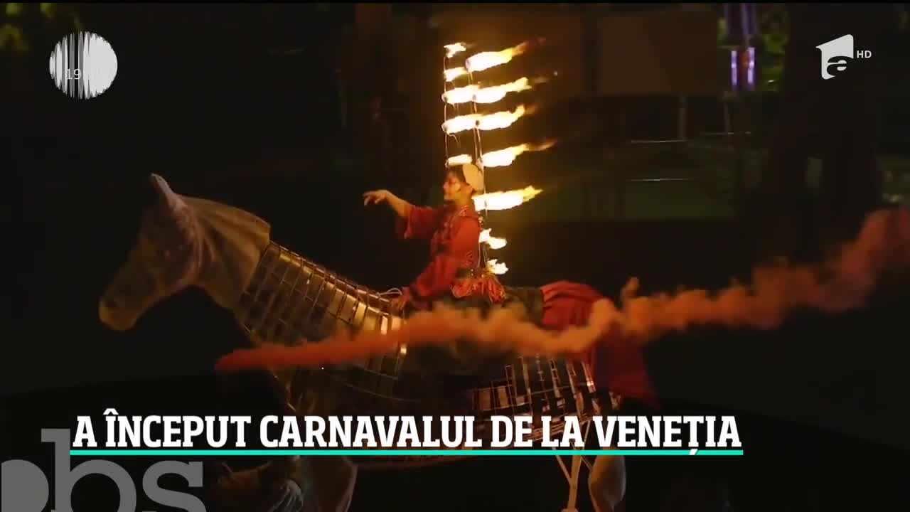 Carnavalul de la Veneţia a &icirc;nceput cu un spectacol grandios. Oraşul s-a umplut de personaje mascate şi &icirc;mbrăcate &icirc;n costume de epocă