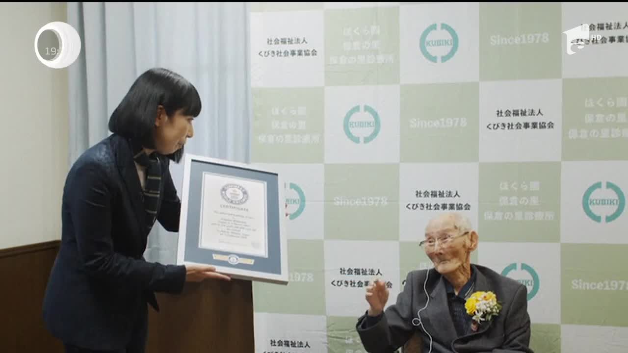 Cel mai bătr&acirc;n om de pe planetă are aproape 113 ani şi un secret simplu pentru o viaţă lungă şi frumoasă