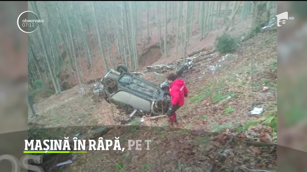 Mașină căzută &icirc;ntr-o r&acirc;pă, pe drumul C&acirc;rţişoara-B&acirc;lea Cascadă, pe Transfăgărăşan