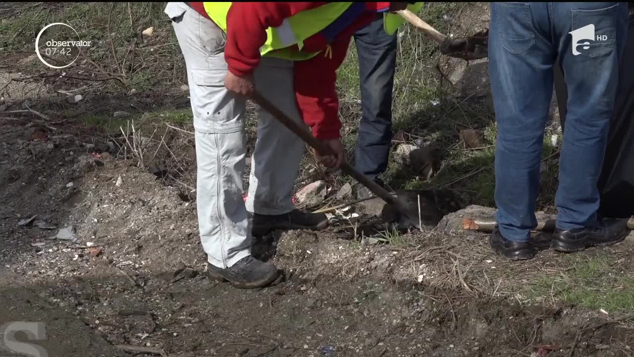 A &icirc;nceput curăţenia de primăvară pe Valea Geoagiului, după ce localnicii s-au pl&acirc;ns de mizeria care-i &icirc;nconjoară