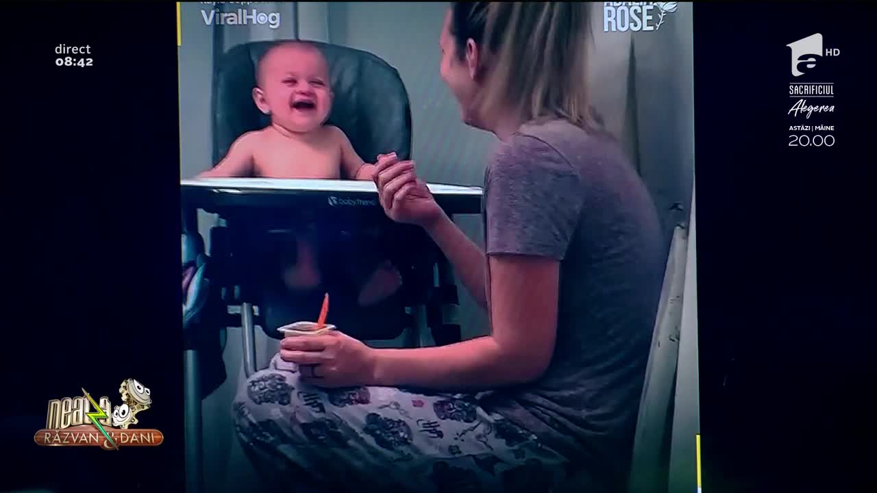 Smiley News - Neatza cu Răzvan și Dani. Un bebeluș r&acirc;de cu lacrimi c&acirc;nd mămica lui strănută