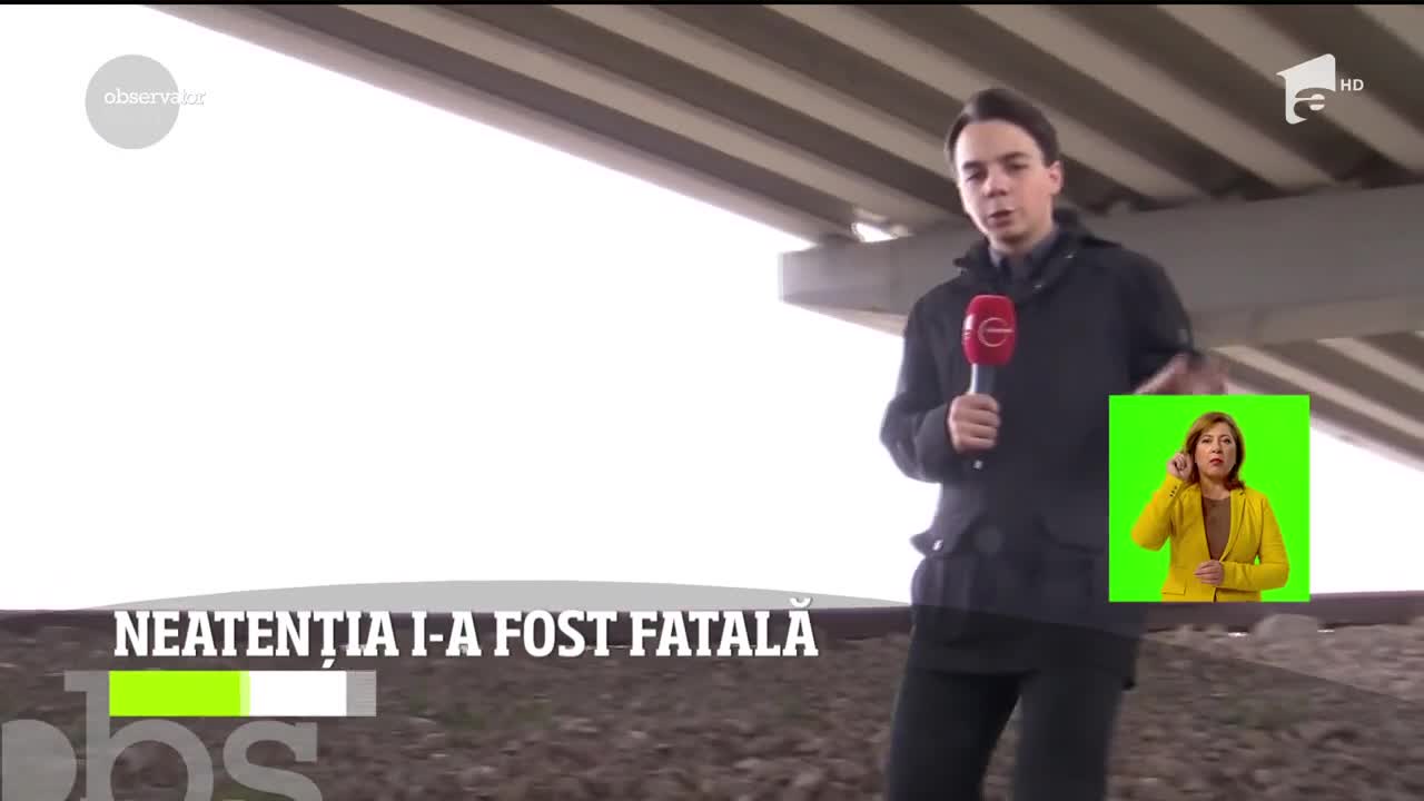 Voluntar al serviciului de ambulanţă, rănit grav după ce a &icirc;ncercat să salveze un bărbat care căzuse de pe o pasarelă