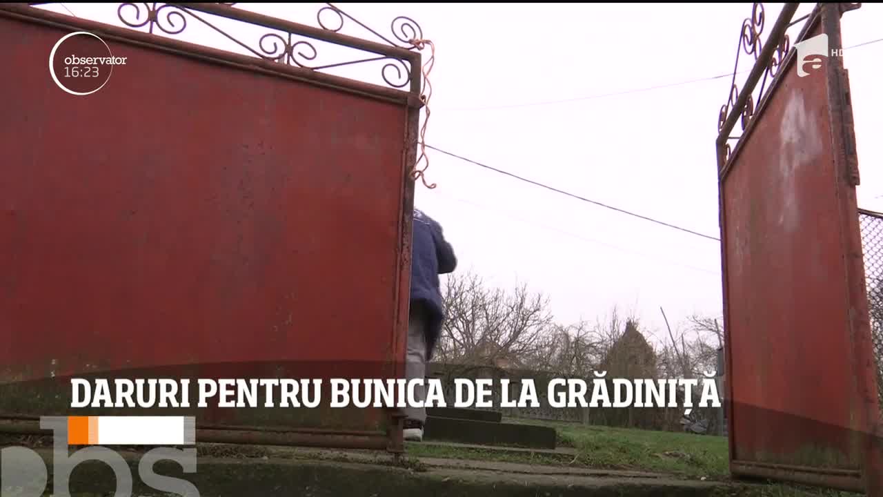 Cea mai bătr&acirc;nă angajată din Rom&acirc;nia a fost sărbătorită, astăzi, de copiii de la grădiniţa la care este &icirc;ngrijitoare de c&acirc;teva zeci de ani