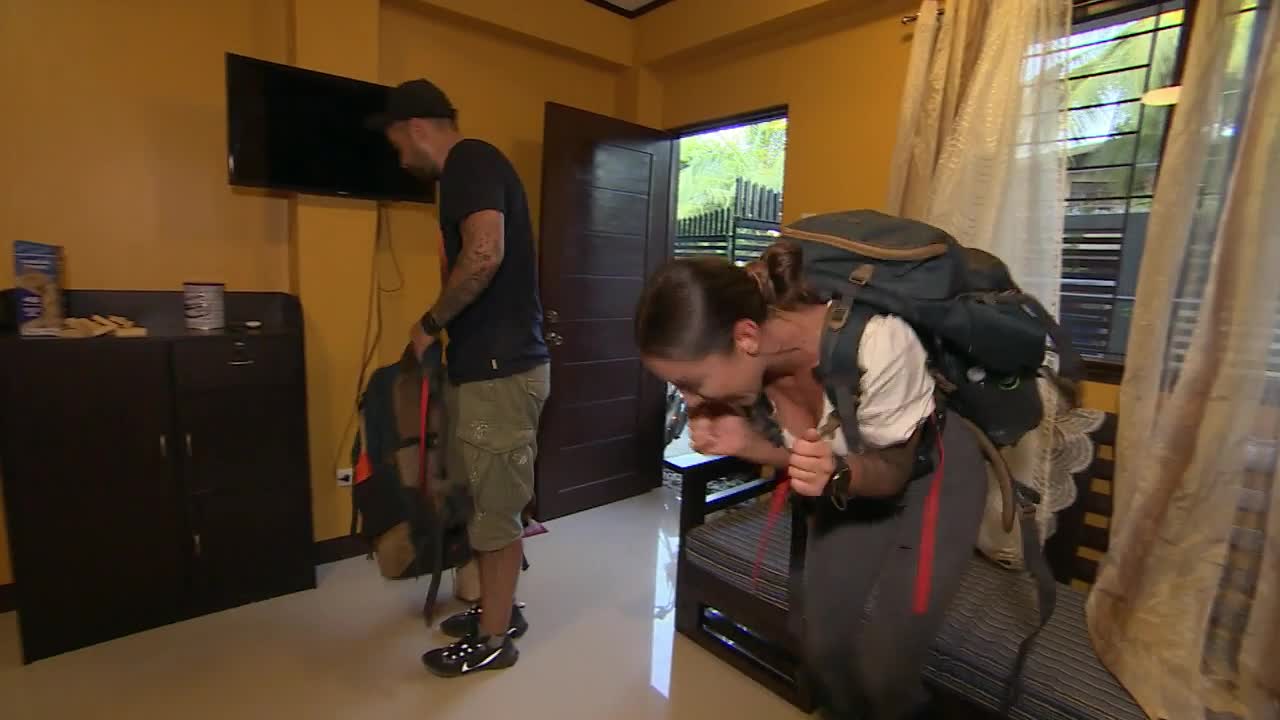 Concurenții de la Asia Express &icirc;și caută cazare. Speak: &Icirc;mi este dor de patul și perna mea de acasă!