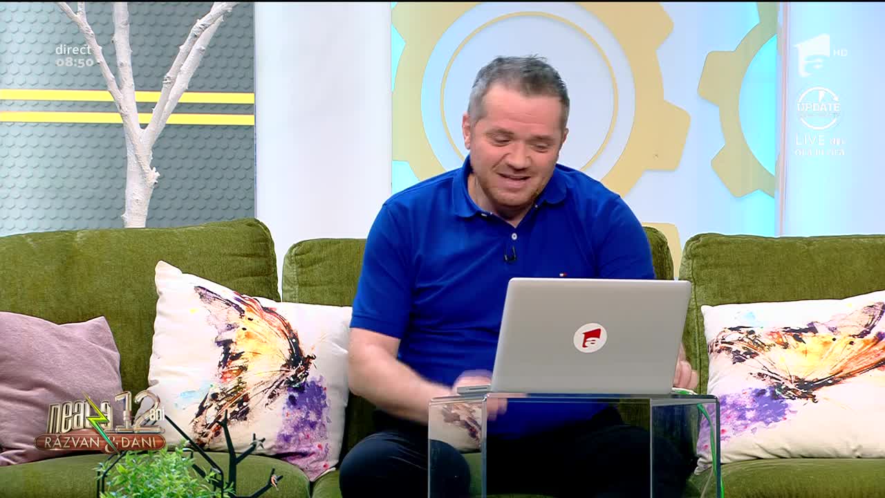 Smiley news. Profesorul indian la care nu poţi să copiezi