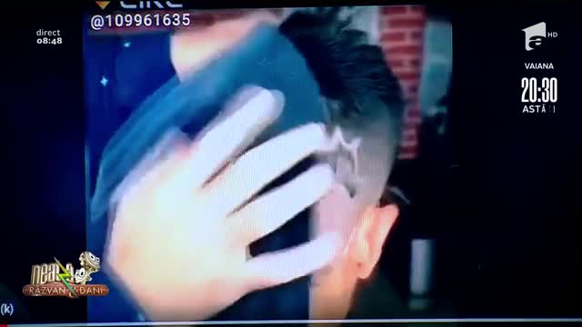 Smiley news. Cea mai tare frizură: i-a făcut un cal pe ceafă!