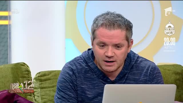 Smiley News. Căței se feresc de coronavirus. &Icirc;și pun masca de protecție dacă stăp&acirc;nul strănută