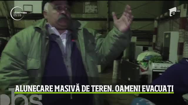 Incident şocant, seara trecută, &icirc;n Azuga! Aproape cinci hectare de pădure au &icirc;nghiţit un cartier &icirc;ntreg!