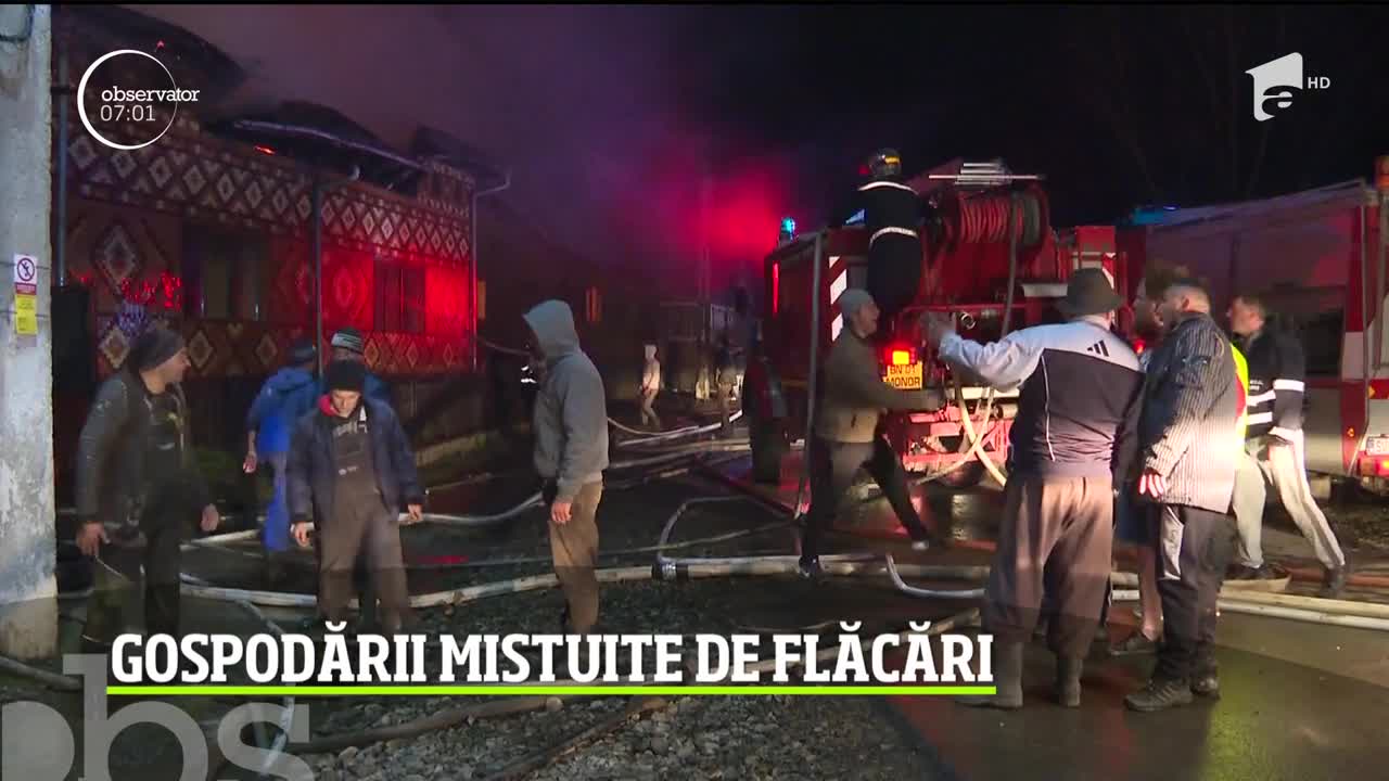 Gospodării mistuite de flăcări, &icirc;n Bistriţa Năsăud. Patru familii au rămas fără case
