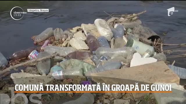 După topirea zăpezii, o comună din Braşov a fost transformată &icirc;n groapă de gunoi