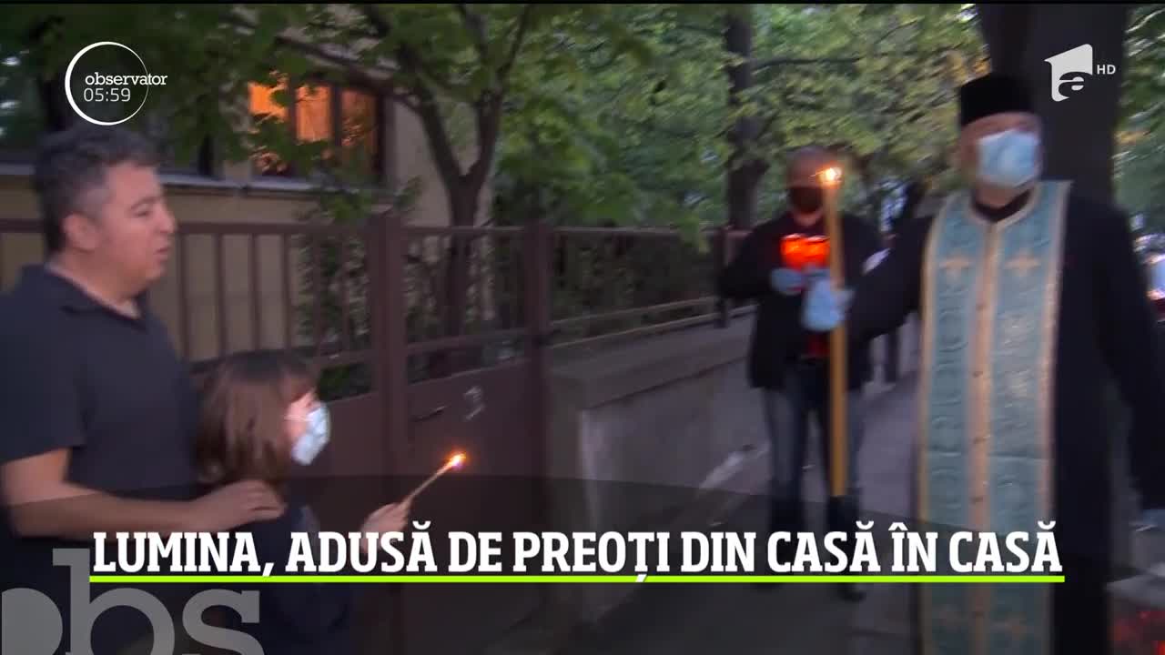Lumina, adusă de preoți din casă &icirc;n casă