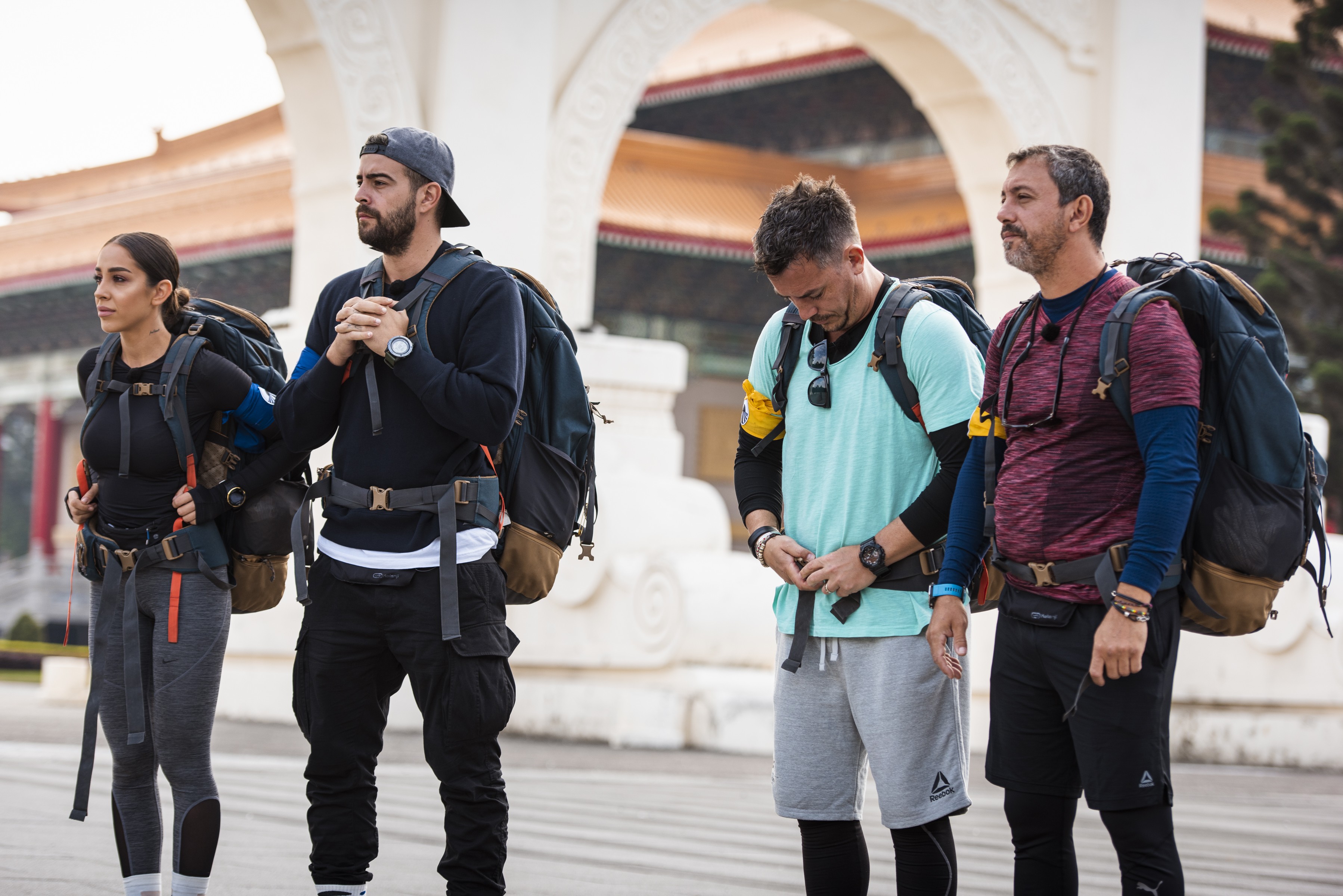 Finaliştii din Asia Express trebuie să descopere mai multe coduri pentru a avea acces la întrebările de pe o tabletă! "Mi-e frică de Fodor şi Bontea de mor!"