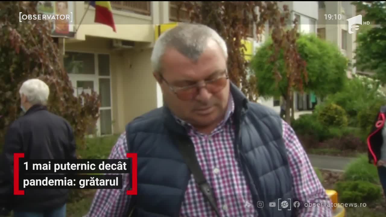 Aglomeraţie &icirc;n pieţe și magazine cu o zi &icirc;nainte de 1 Mai. Rom&acirc;nii au aşteptat la cozi zeci de minute pentru carnea pe care o vor pune pe grătare