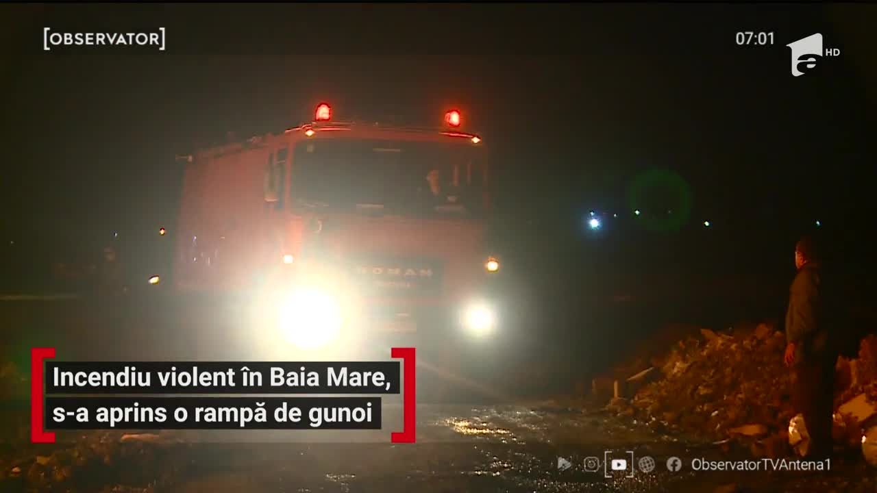 Un incendiu vizibil de la zeci de kilometri a cuprins, noaptea trecută, o rampă de gunoi din Baia Mare. Pompierii s-au luptat ore &icirc;ntregi să &icirc;mpiedice extinderea flăcărilor