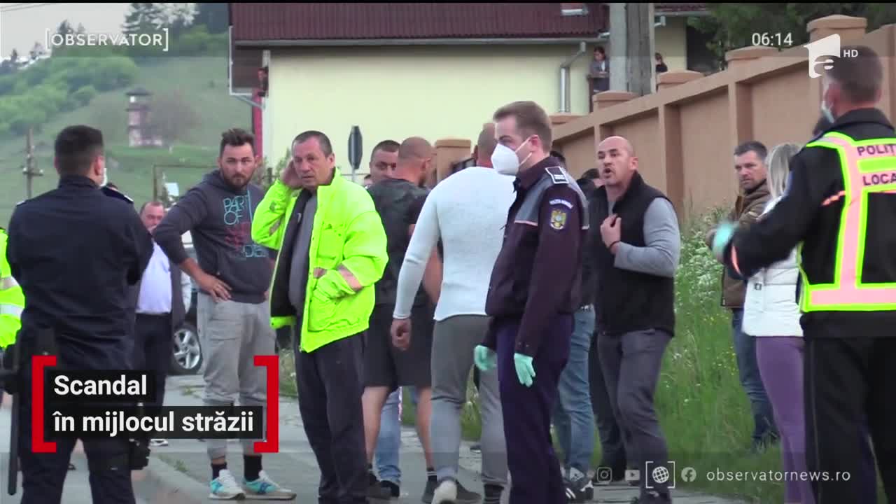 Scandal monstru &icirc;n Dej! Doi şoferi s-au lovit cu mașinile, după ce au &icirc;ncercat să se intimideze unul pe altul