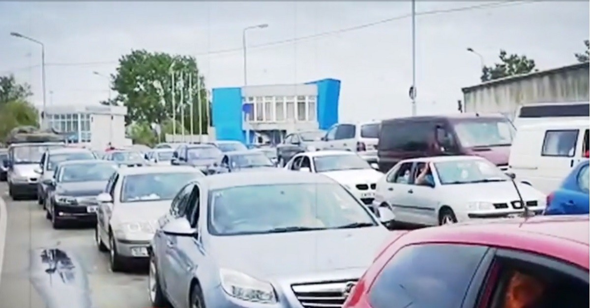 Pe la Vama Nădlac se stă, nu se trece. Mulți rom&acirc;ni așteaptă să intre &icirc;n țară