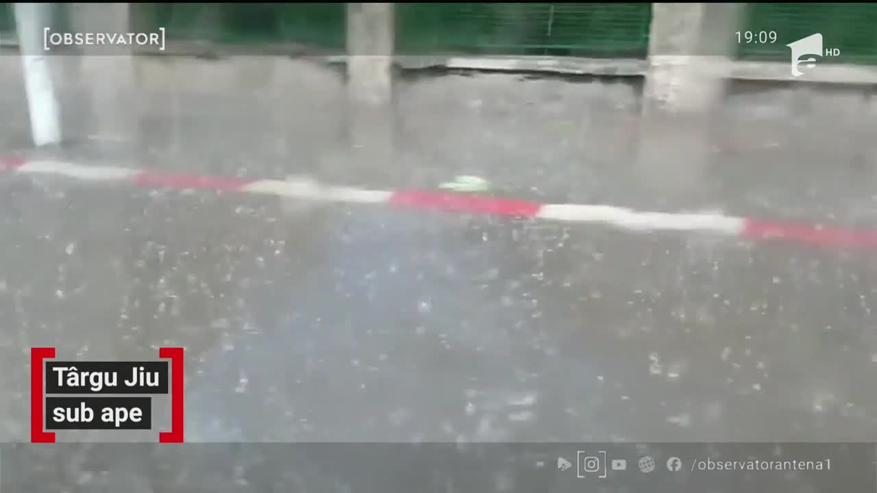 O parte a orașului T&acirc;rgu Jiu a fost inundată după o ploaie torențială care a durat mai puțin de o oră