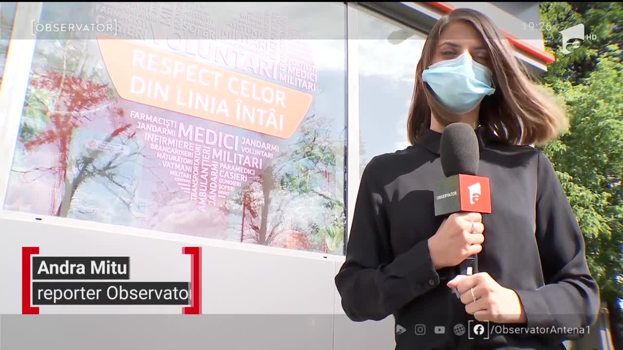 Vizionari de apartamente cu mască și termometru