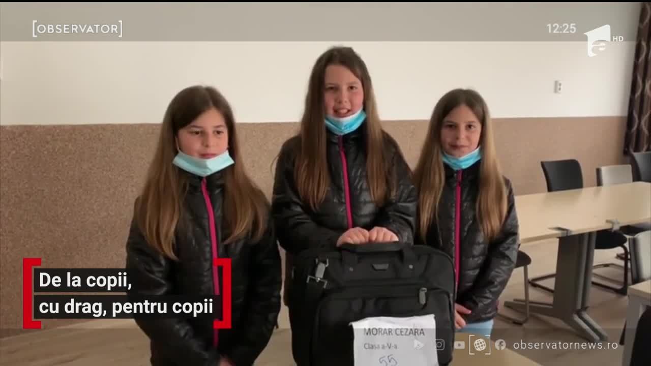 Mai mulţi elevi ai unei şcoli din Capitală au lansat o campanie specială prin care donează gadgeturi