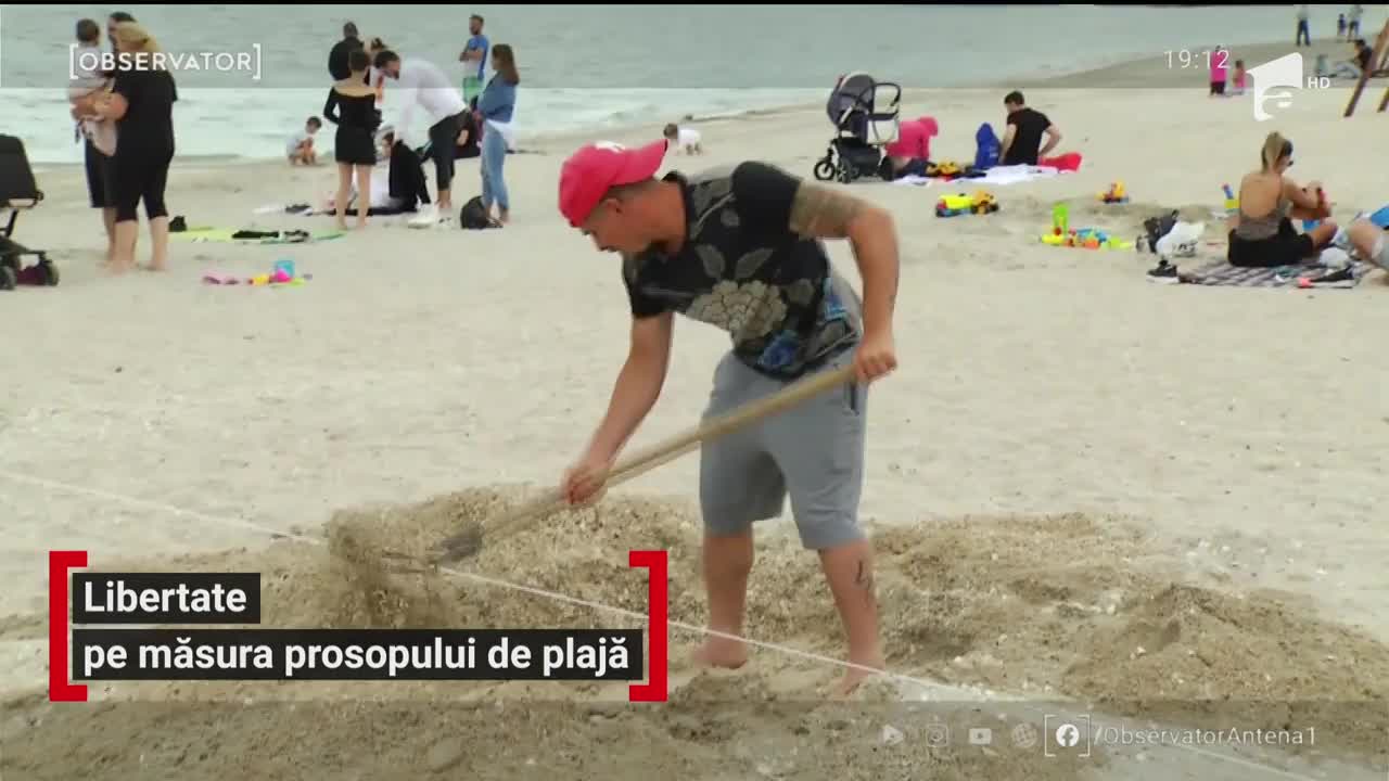 Rom&acirc;nii au liber la plajă