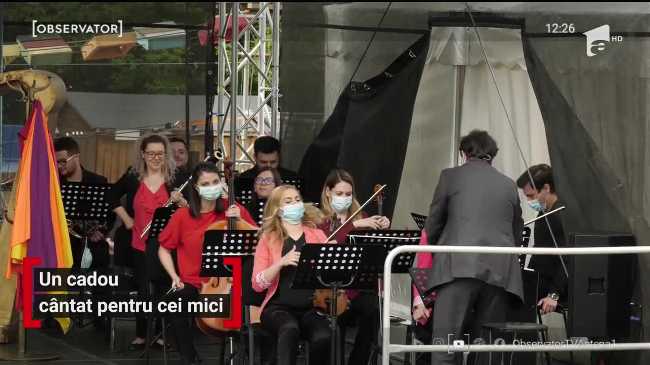 Opera Comica pentru Copii şi-a redeschis porţile. &bdquo;Directorul de teatru&rdquo; s-a jucat &icirc;n curtea insituţiei