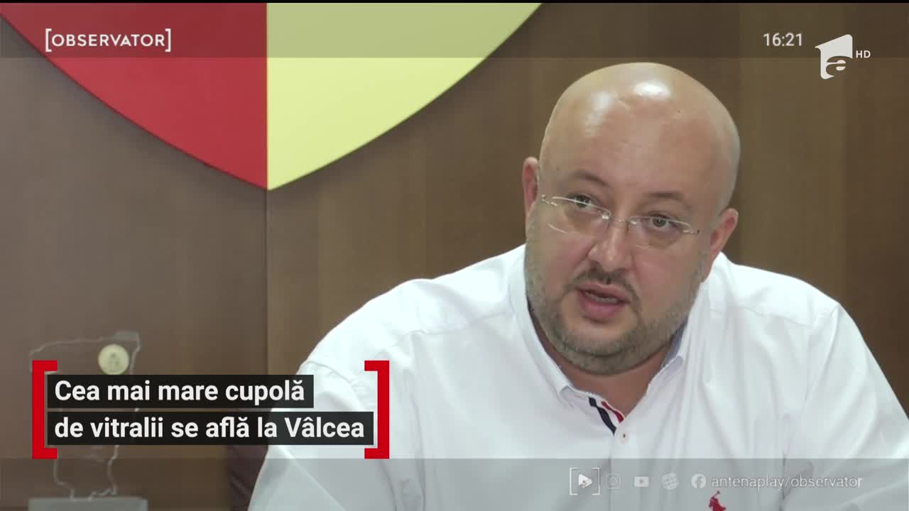 Cea mai mare cupolă de vitralii se află la V&acirc;lcea