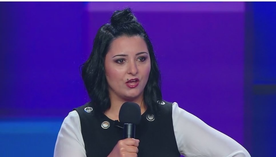 Glume-n rime cu Alina R&icirc;bu: Toți suntem egali pe lume, vorba unui &icirc;nțelep; Că bărbații știu să țină, dar femeile dau piept